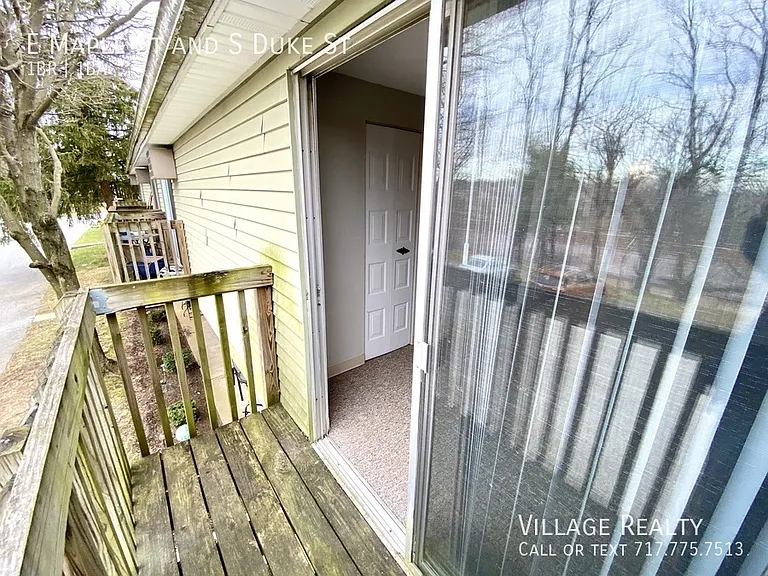 E Maple St — Photo 14