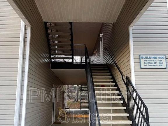 3rd image of 623 McKenna Cir