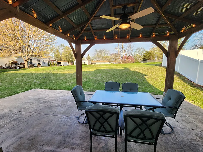 11 Appletree Dr — Photo 22
