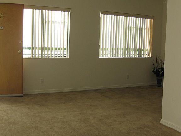 5th image of 1422 N Martel Ave