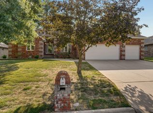 506 Chapel Hill Ct, Nixa, MO 65714