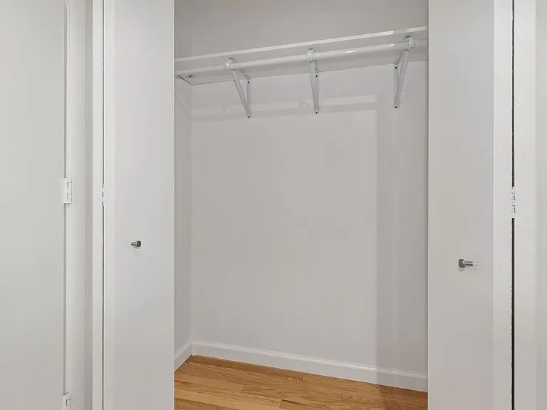 708 Irving St NE #202 — Photo 19