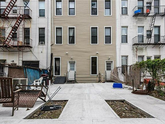 3rd image of 179 Maujer St #1G