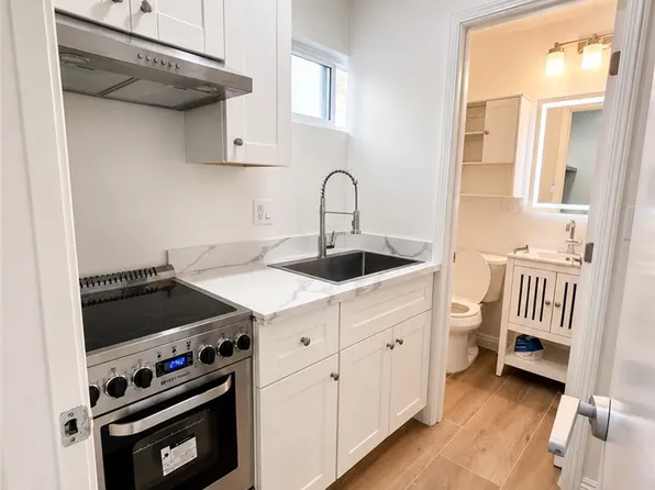 9 Angell St #1, Irvine, CA 92612