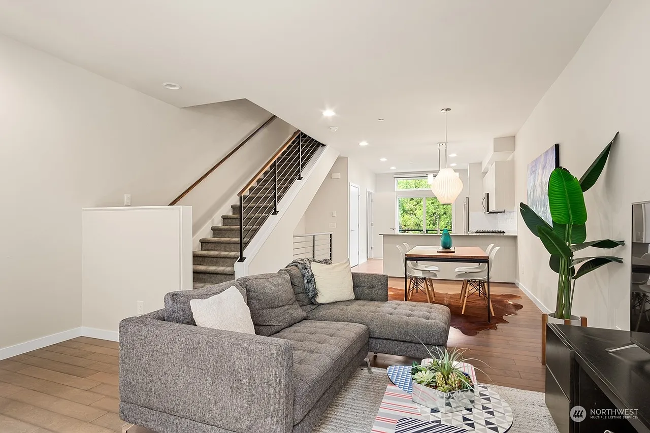 2 bed, 1360 sqft, $3,200 — Photo 1
