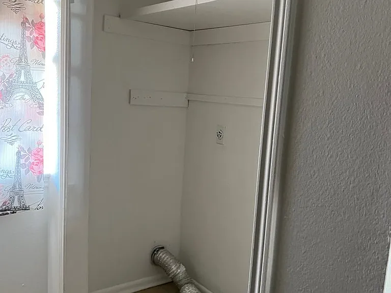 2221 N Hullen St — Photo 13