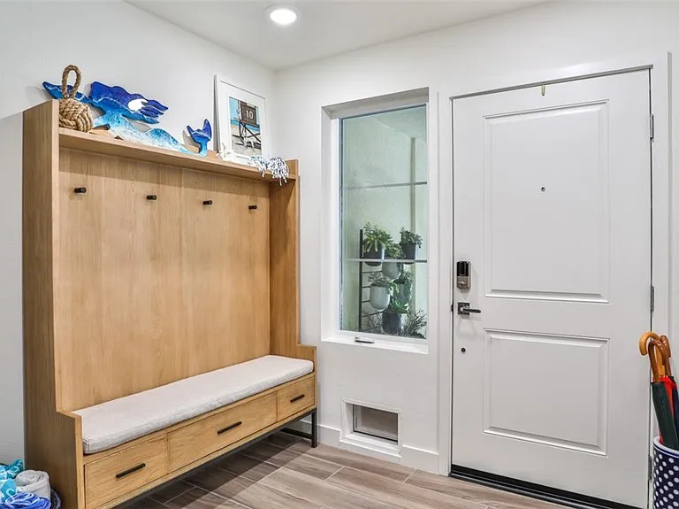 3319 Doheny Way — Photo 9