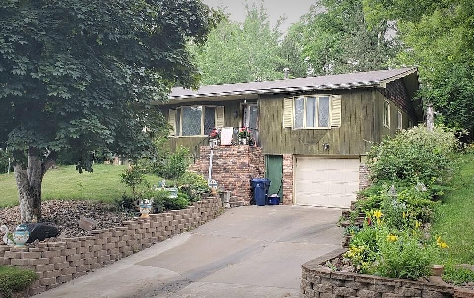 1st image of 1010 Oakwood Dr