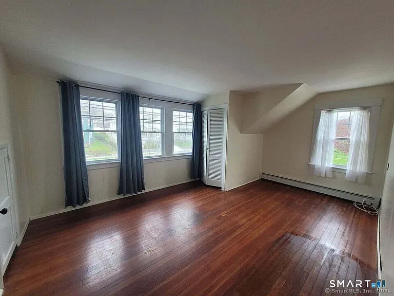 44 S Elm St — Photo 9