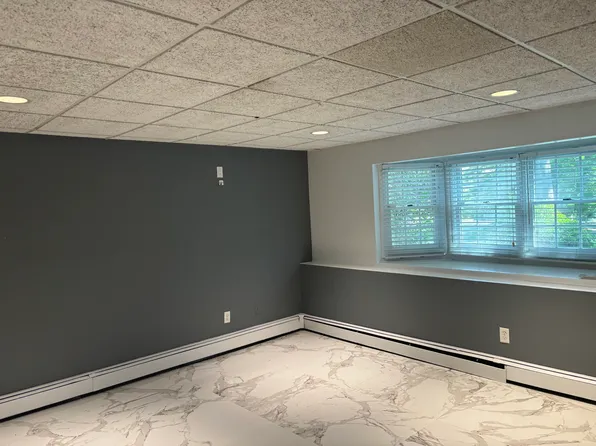 275 Evergreen Ave #B, Huntington Station, NY 11746