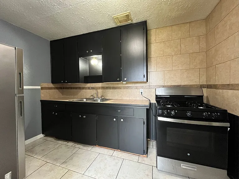 4961 Monitor St — Photo 7