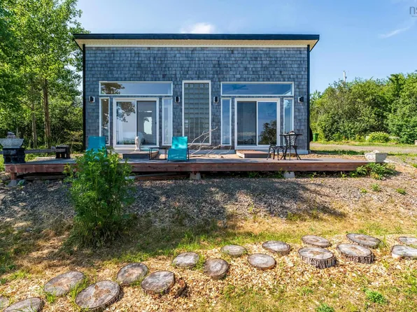 27 Thomas Rd, Digby, NS B0V 1A0