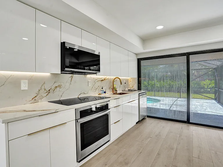 840 SW 3rd St — Photo 16
