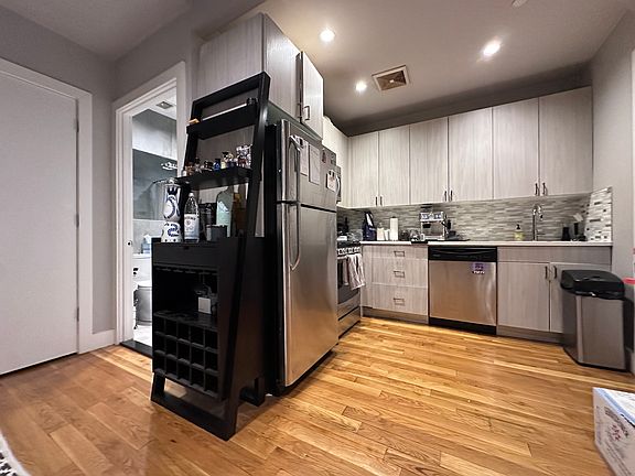 4th image of 2455 Frederick Douglass Blvd #1R