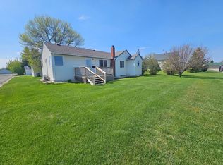 127 S State St, Warren, MN 56762