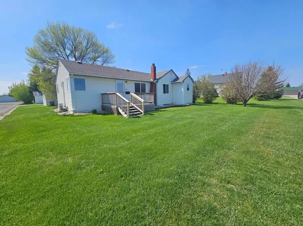 127 S State St, Warren, MN 56762