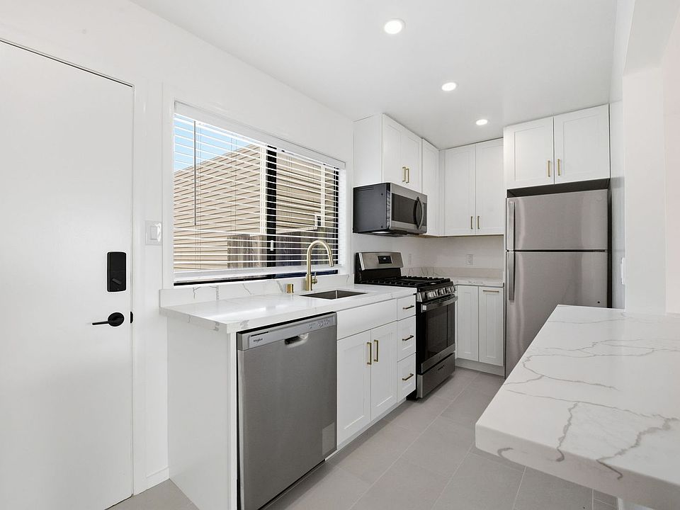 1st image of 3244A Balboa St