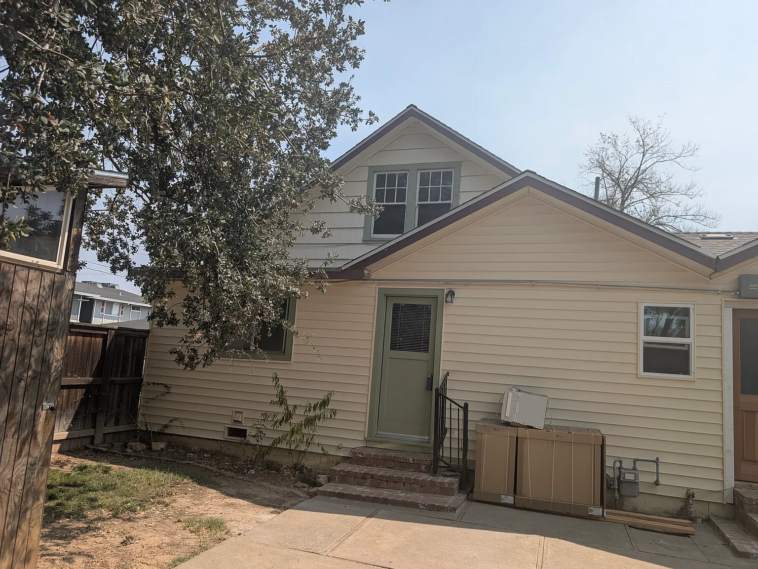 3 bed, 1800 sqft, $2,300 — Photo 2
