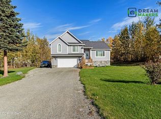 2925 S Emperors Cir, Wasilla, AK 99623