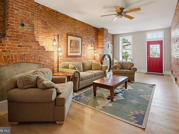 2nd image of 2837 Huntingdon Ave