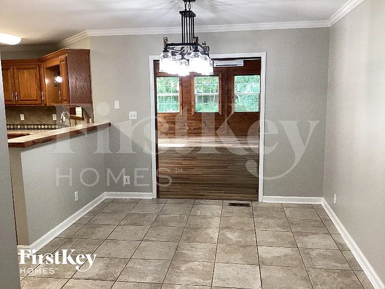 1362 Archer Pl — Photo 5