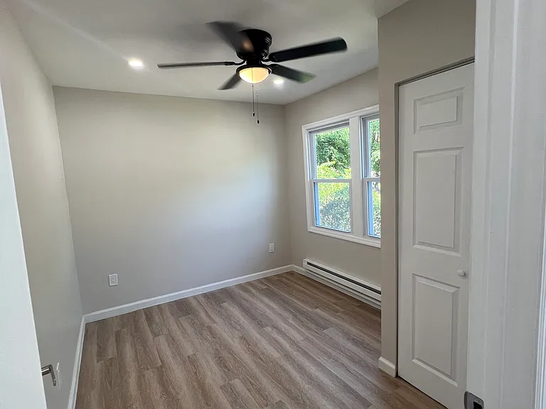 24-26 Cedar St #26.5 — Photo 2
