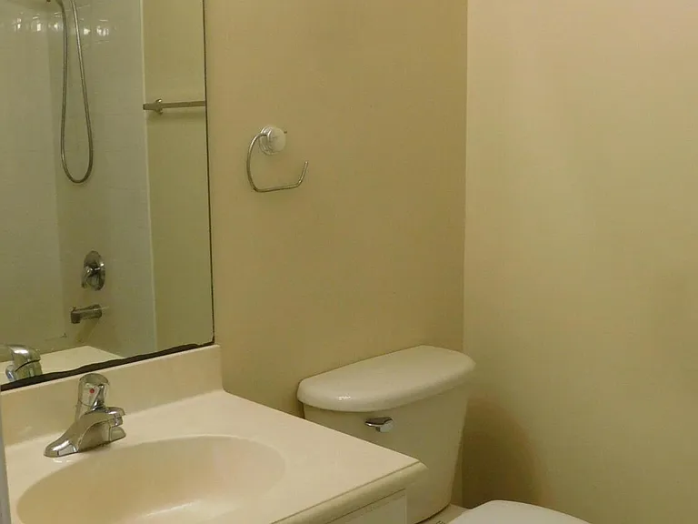 810 NW Rutherford Ct — Photo 14