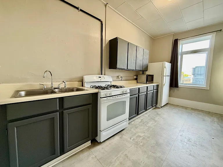 315 Main St — Photo 5