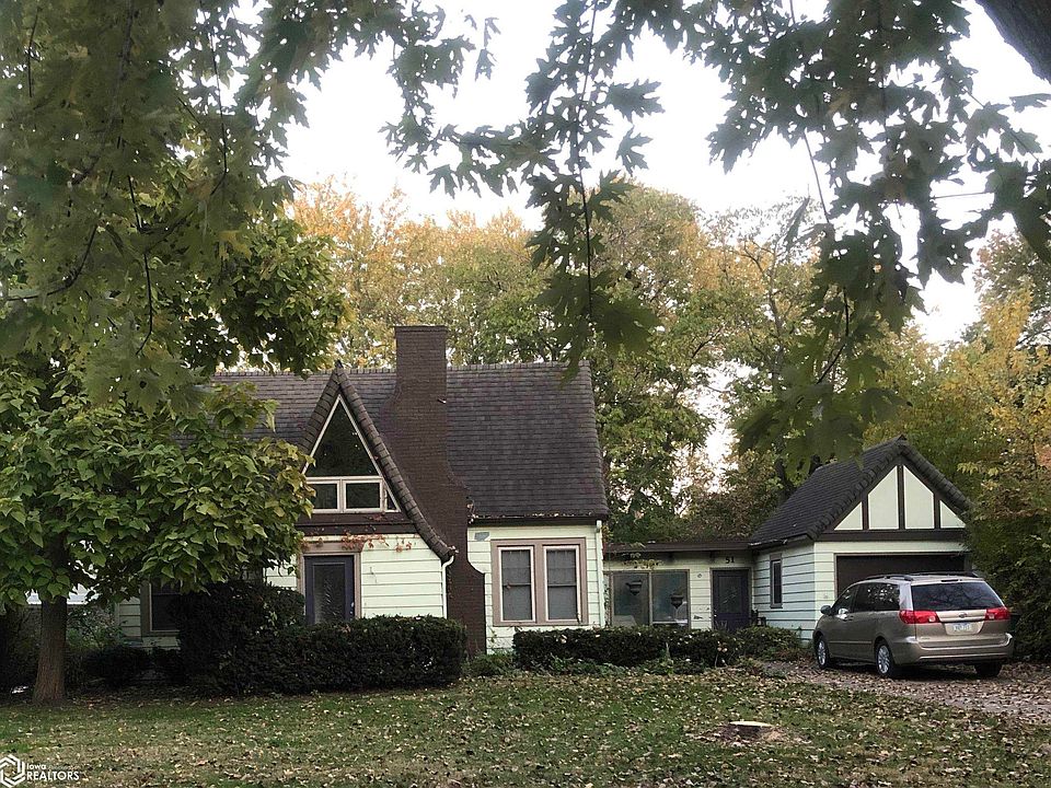 1st image of 51 Forest Dr