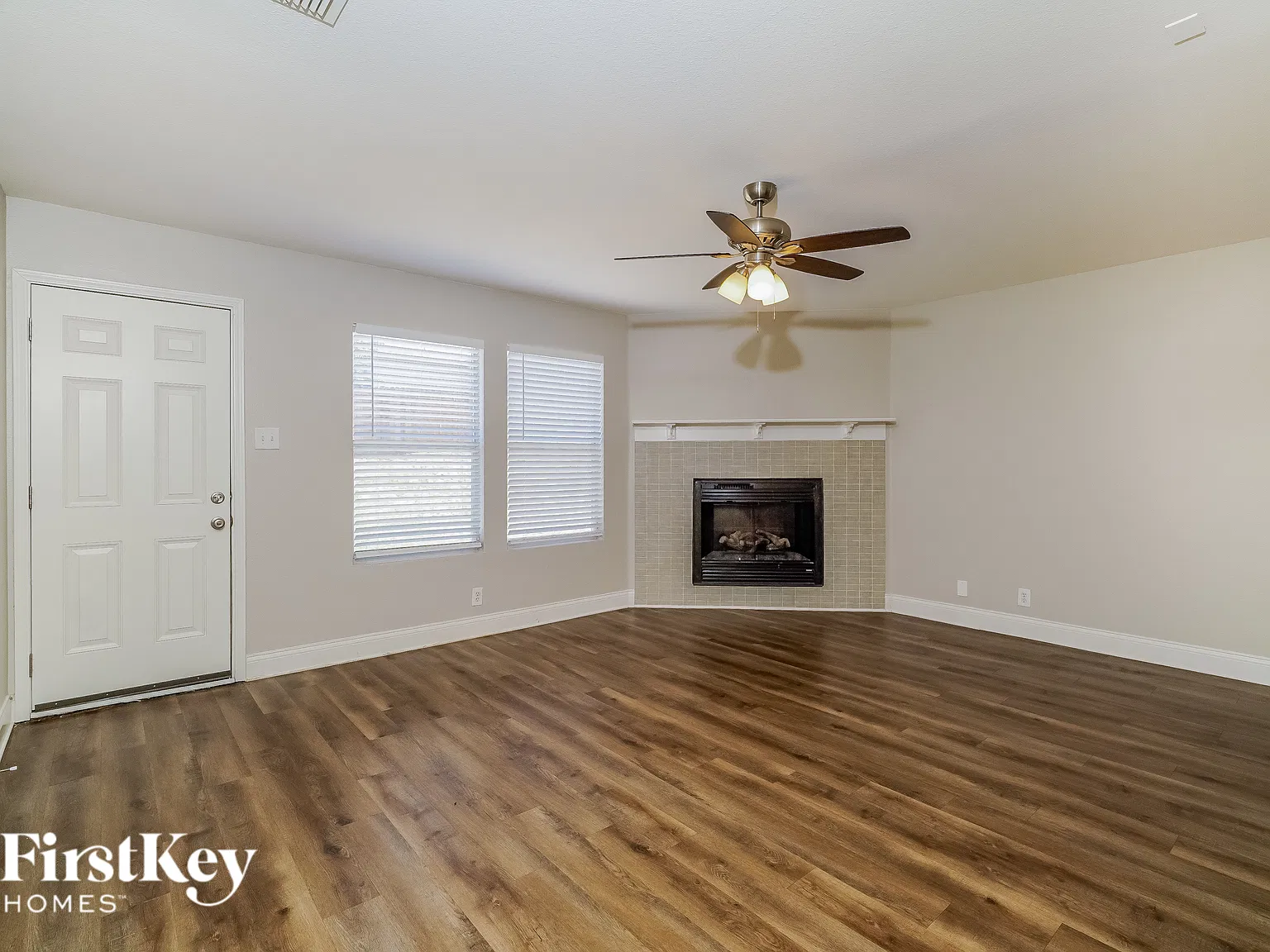 4 bed, 2.5 bath, 2550 sqft, $2,055 — Photo 3