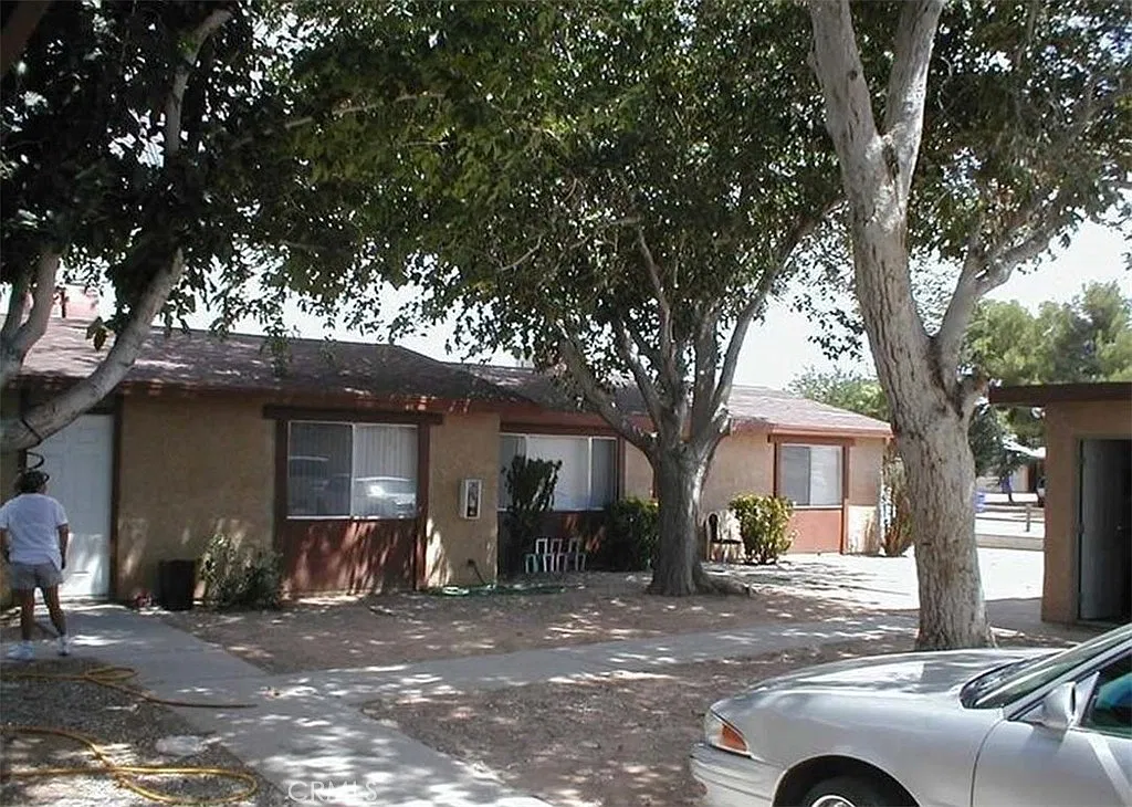2 bed, 816 sqft, $1,595 — Photo 1