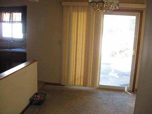 4th image of 4294 W 180th St