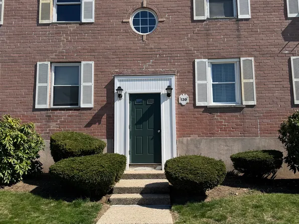 139 Seaton Rd APT 4, Stamford, CT 06902