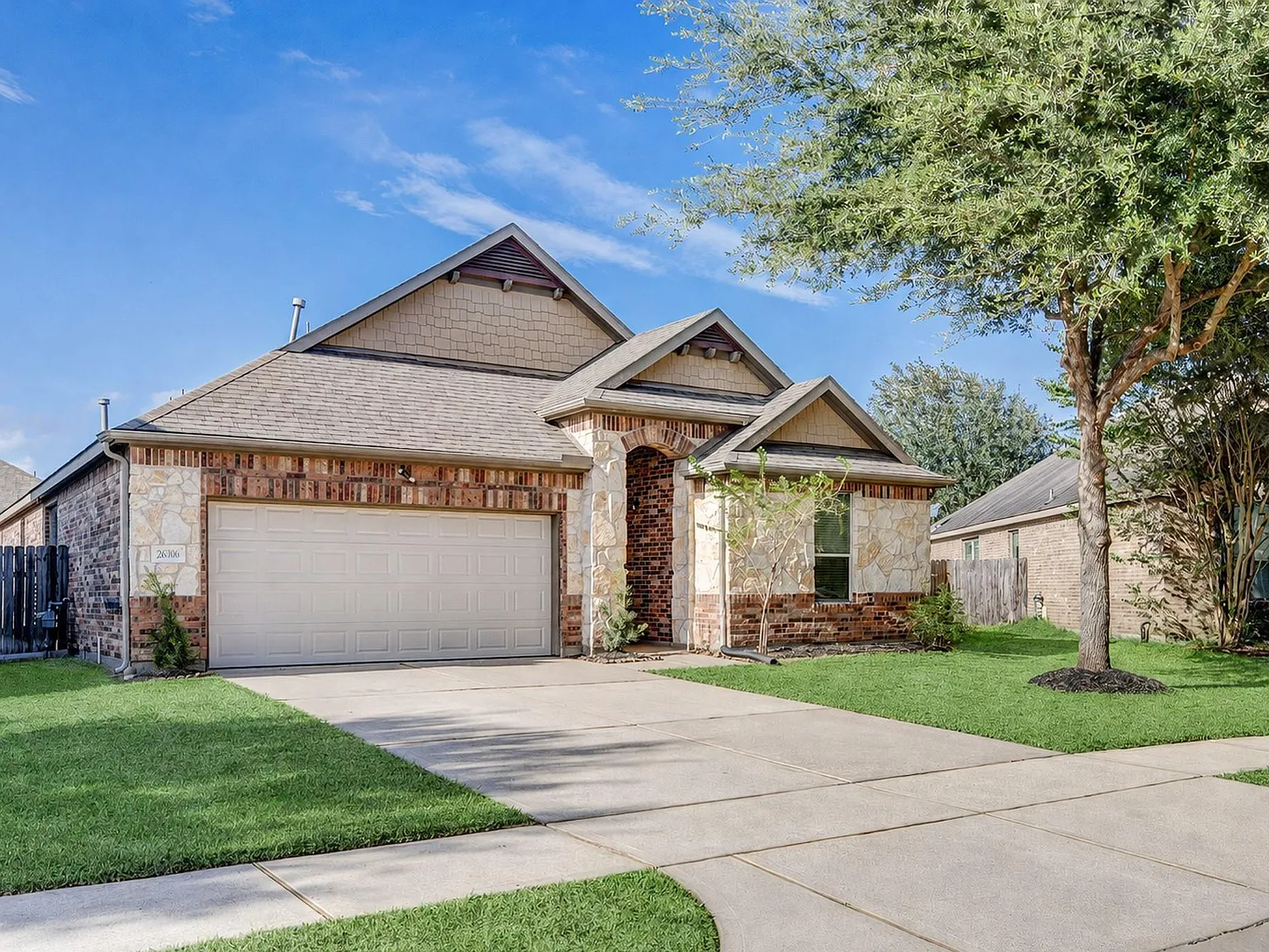3 bed, 2.0 bath, 2166 sqft, $2,150 — Photo 3