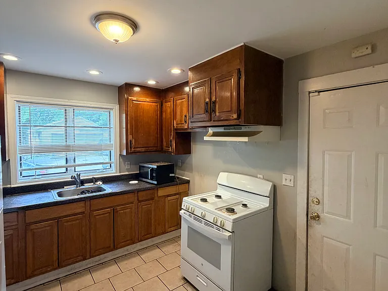 90 Orchard St #1 — Photo 2