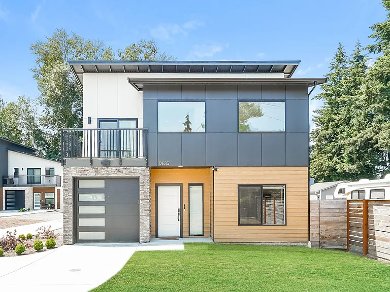 12835 9th Ave SW — Photo 1