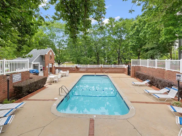 1021 Wirewood Dr APT 202, Raleigh, NC 27605