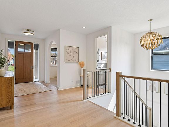 3rd image of 4564 Meadowview Ln