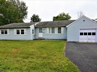 28 Vail Rd, Lake Hiawatha, NJ 07034