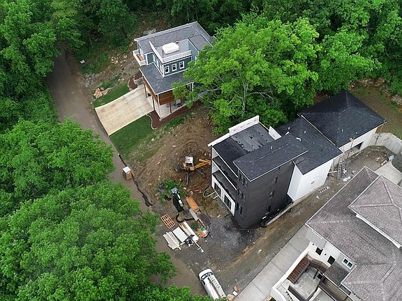 4th image of 6124 Hill Circle Dr