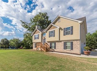 6942 Capitola Farm Rd, Flowery Branch, GA 30542
