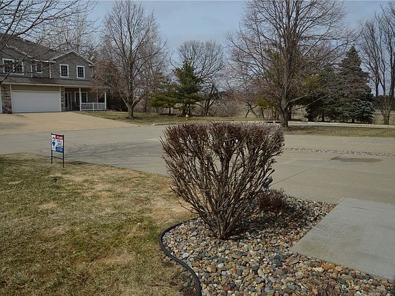 5th image of 10515 Hickory Dr APT 5