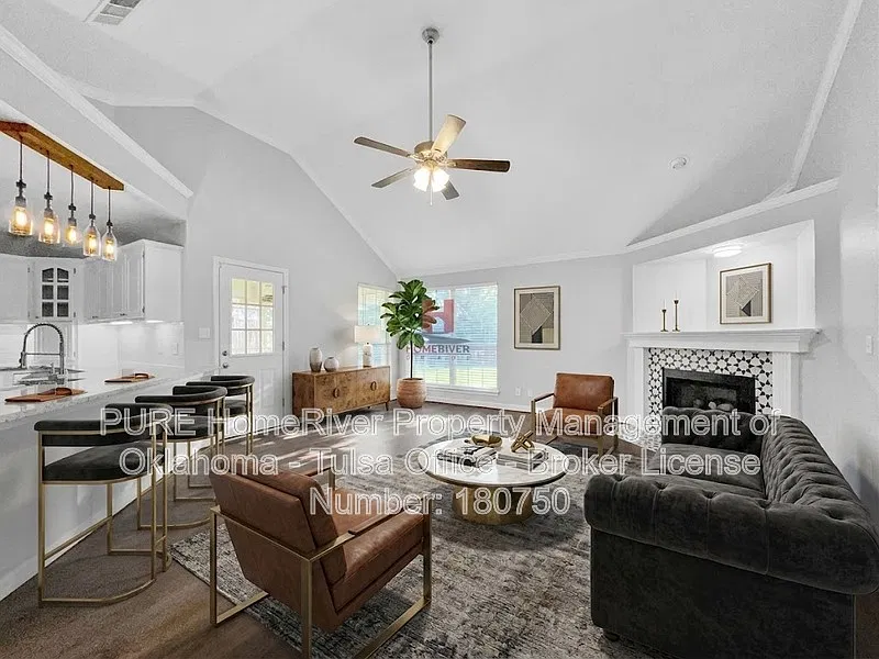 4 bed, 2.0 bath, 1697 sqft, $2,085 — Photo 4