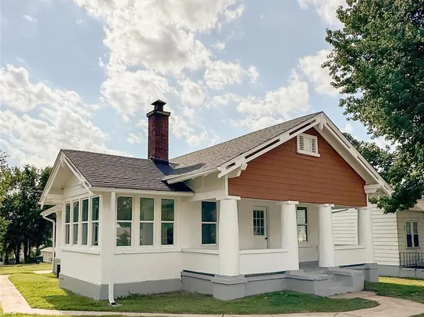 303 S Desloge Dr, Desloge, MO 63601