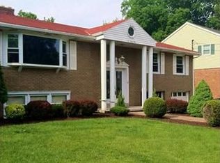 245 Shafer Rd, Coraopolis, PA 15108