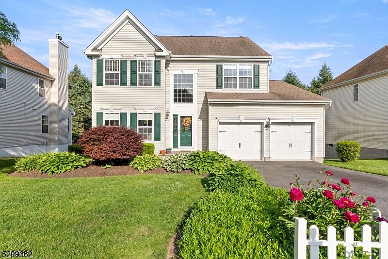 1st image of 22 Wilmington Dr