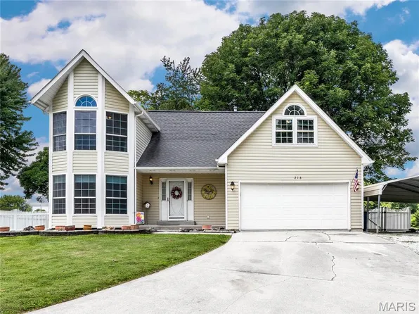 216 Arrowhead Dr, Troy, IL 62294