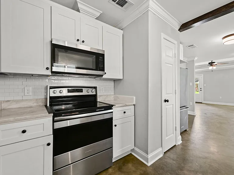 32590 Weiss Rd — Photo 5