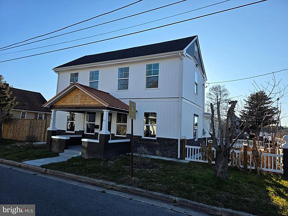 2nd image of 109 Powell St