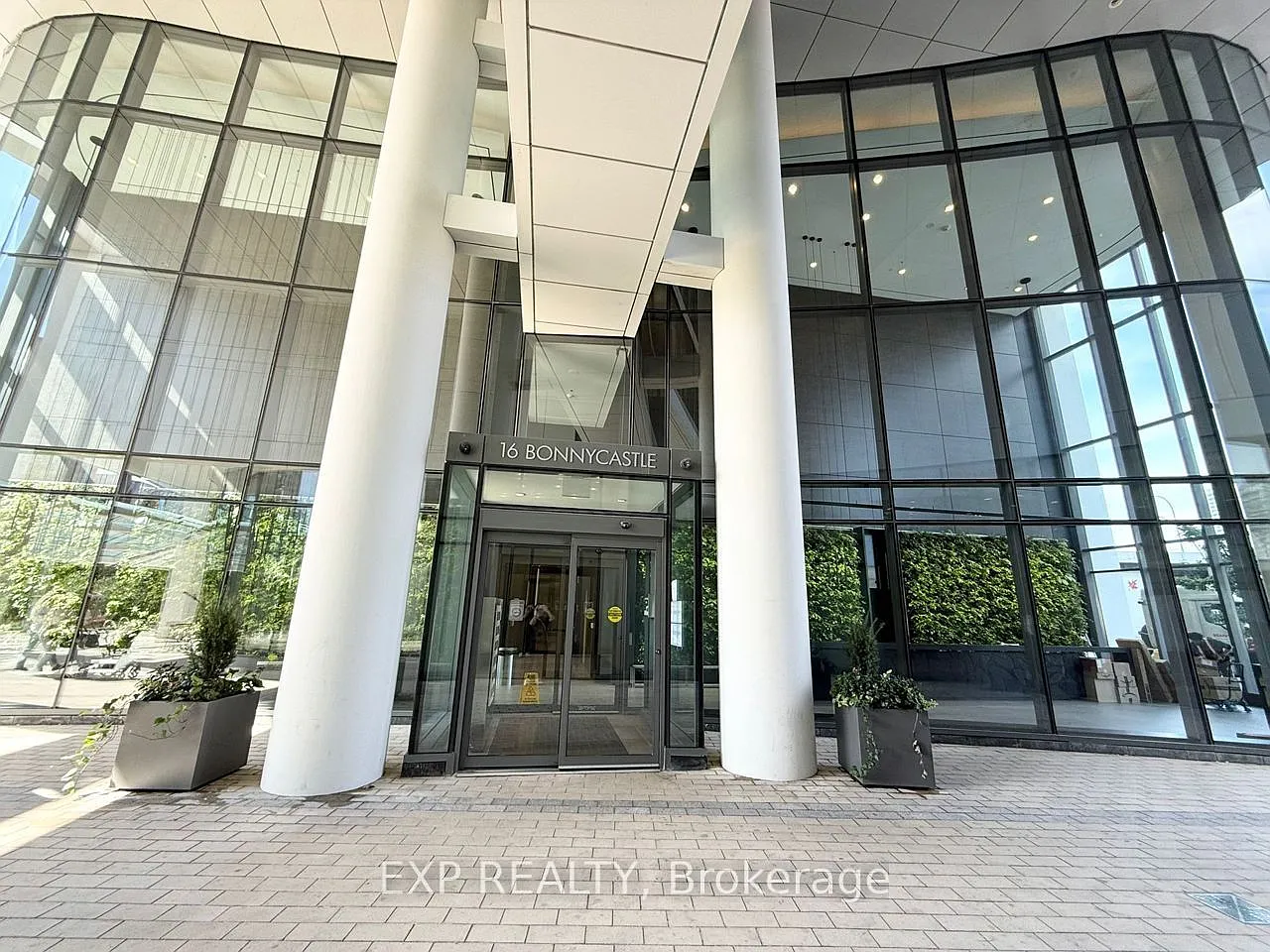 Monde Condos — Photo 2